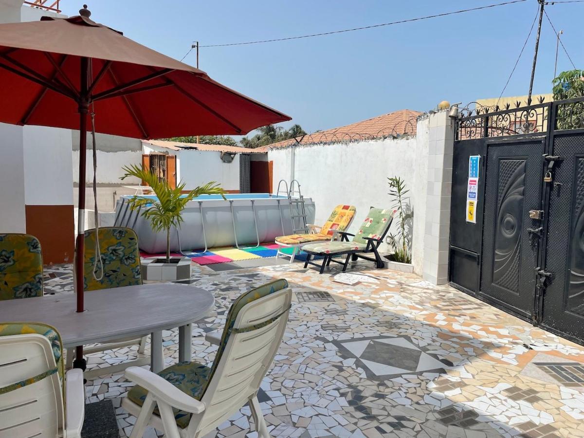 Bed and Breakfast The Compound Bijilo Exterior foto