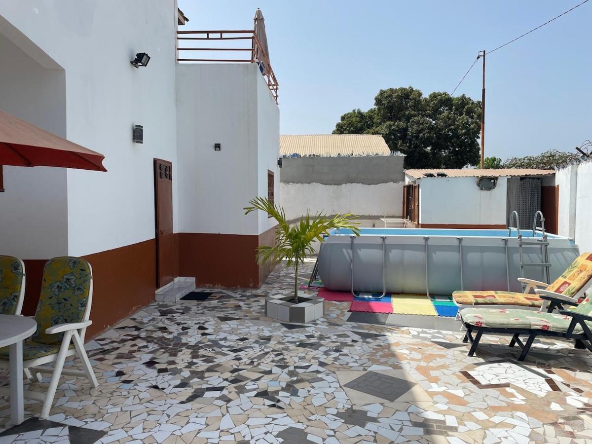 Bed and Breakfast The Compound Bijilo Exterior foto